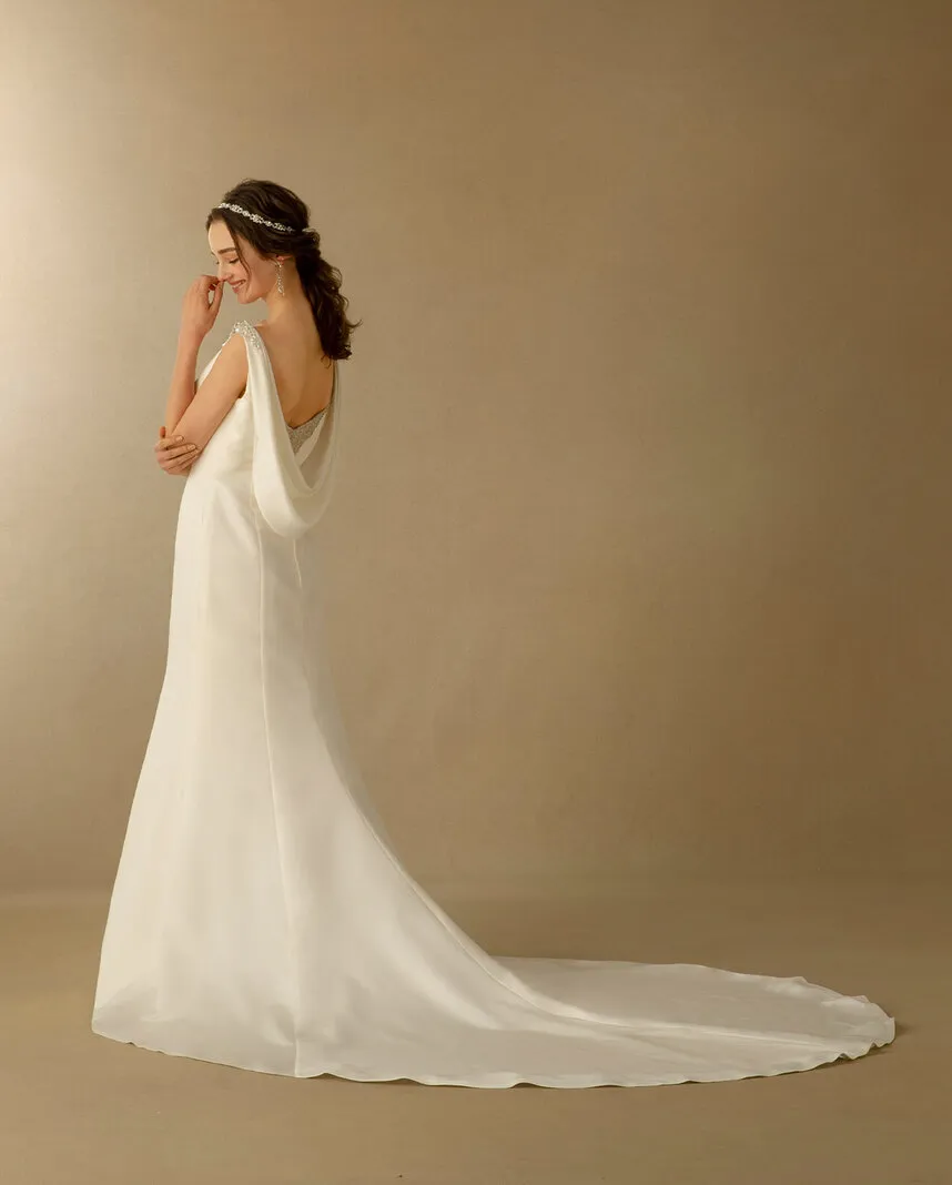 ---Vestido de novia sirena online confeccionado en raso con tirantes--