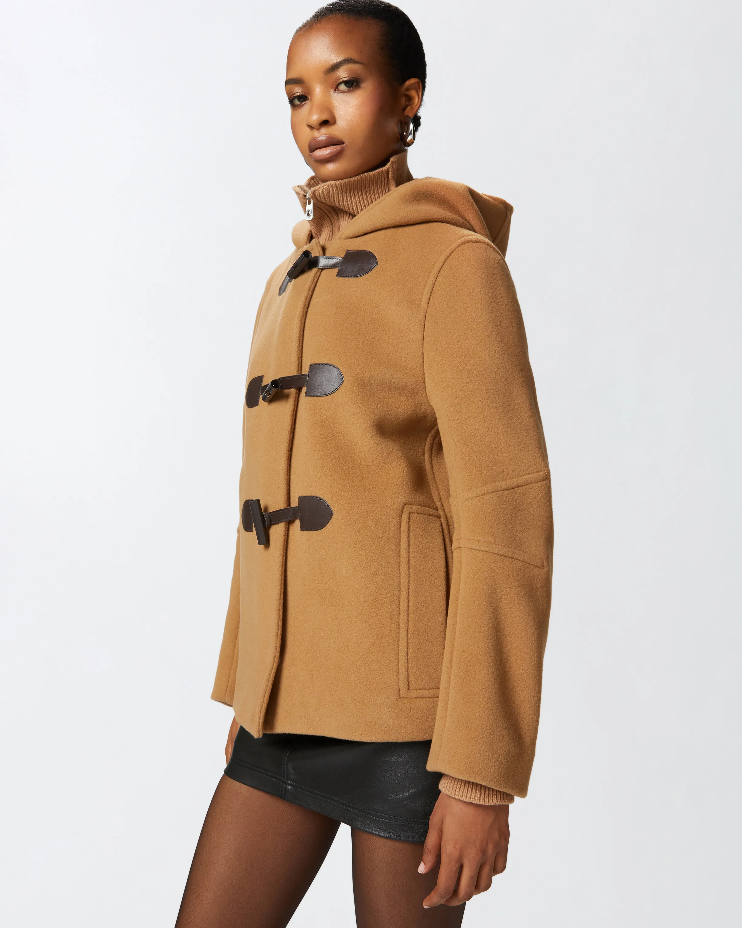  Cappotto corto Montgomery con alamari    