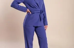 Completo giacca e pantaloni eleganti, viola