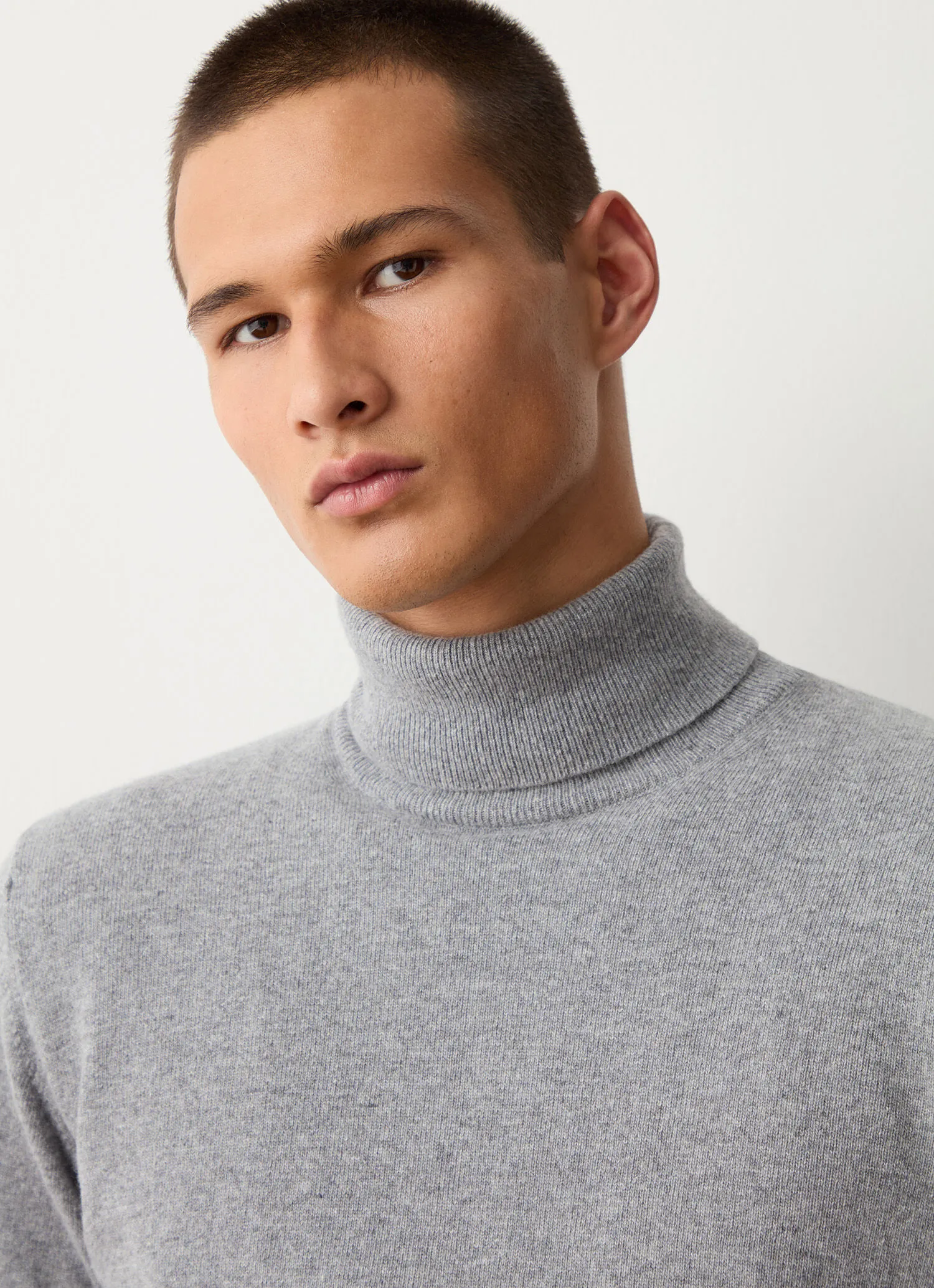 Dolcevita in maglia rasata misto cashmere