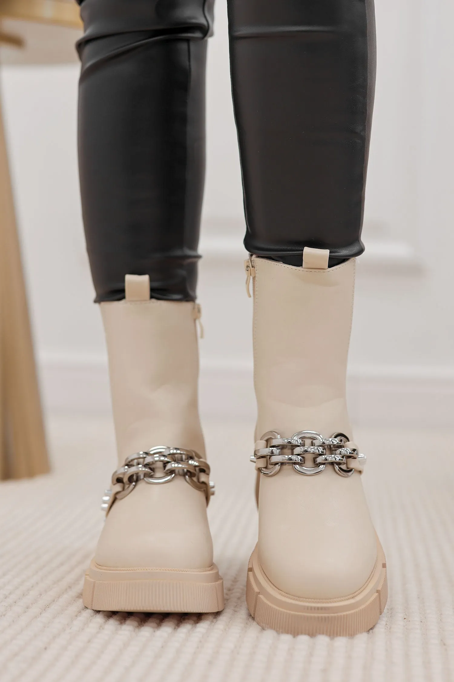 EDEN - Stivaletti Alexoo beige con catena