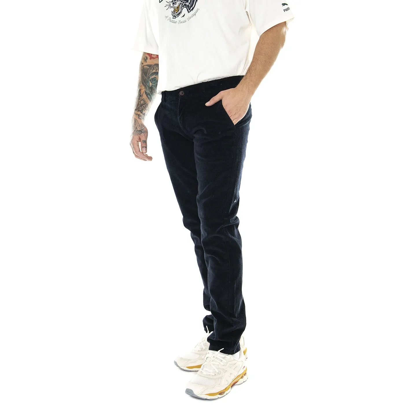 Farah Elm Stretch Corduroy Trousers In True Navy - Pantaloni in Velluto Uomo Blu    