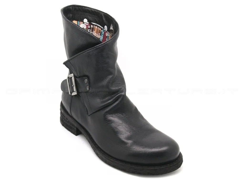 Felmini stivaletti biker cinturino e fibbia