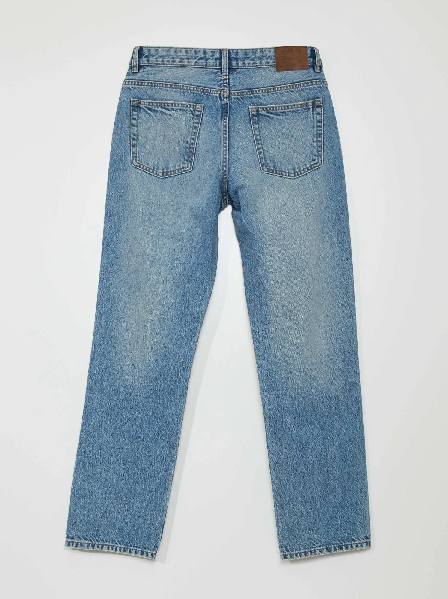 Jeans dritti con 5 tasche e decolorazione sulle cosce - BLU