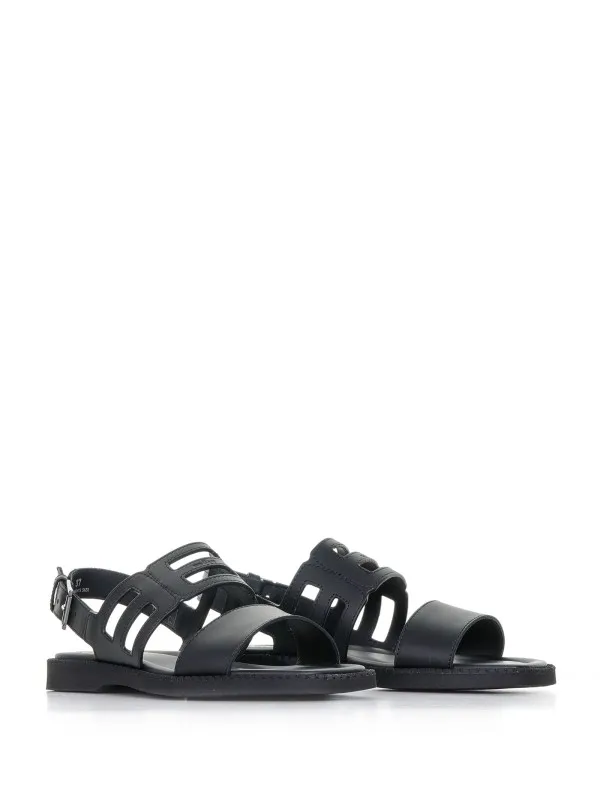 Leather sandals with buckle