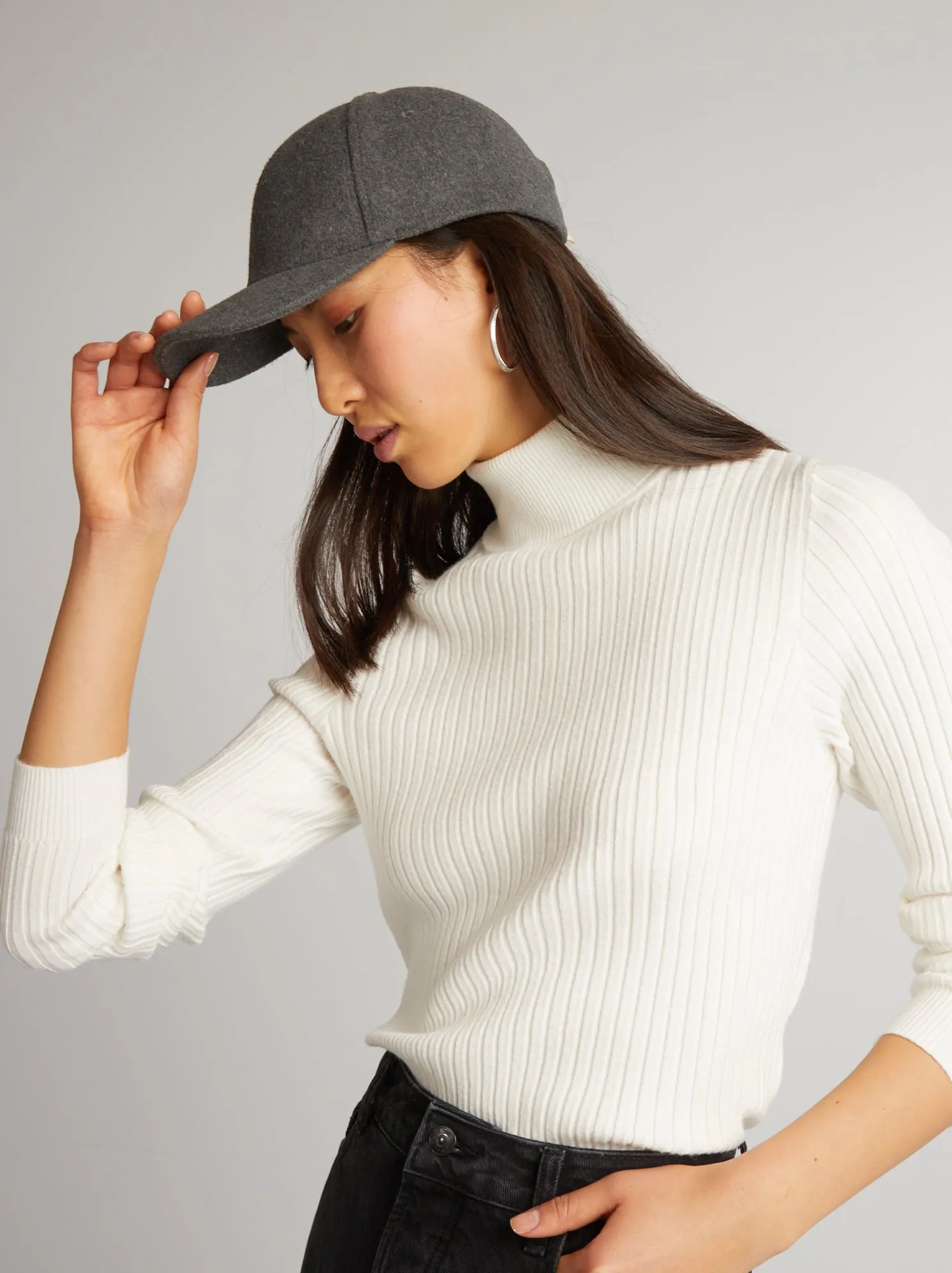 Maglione a coste con collo alto - BIANCO