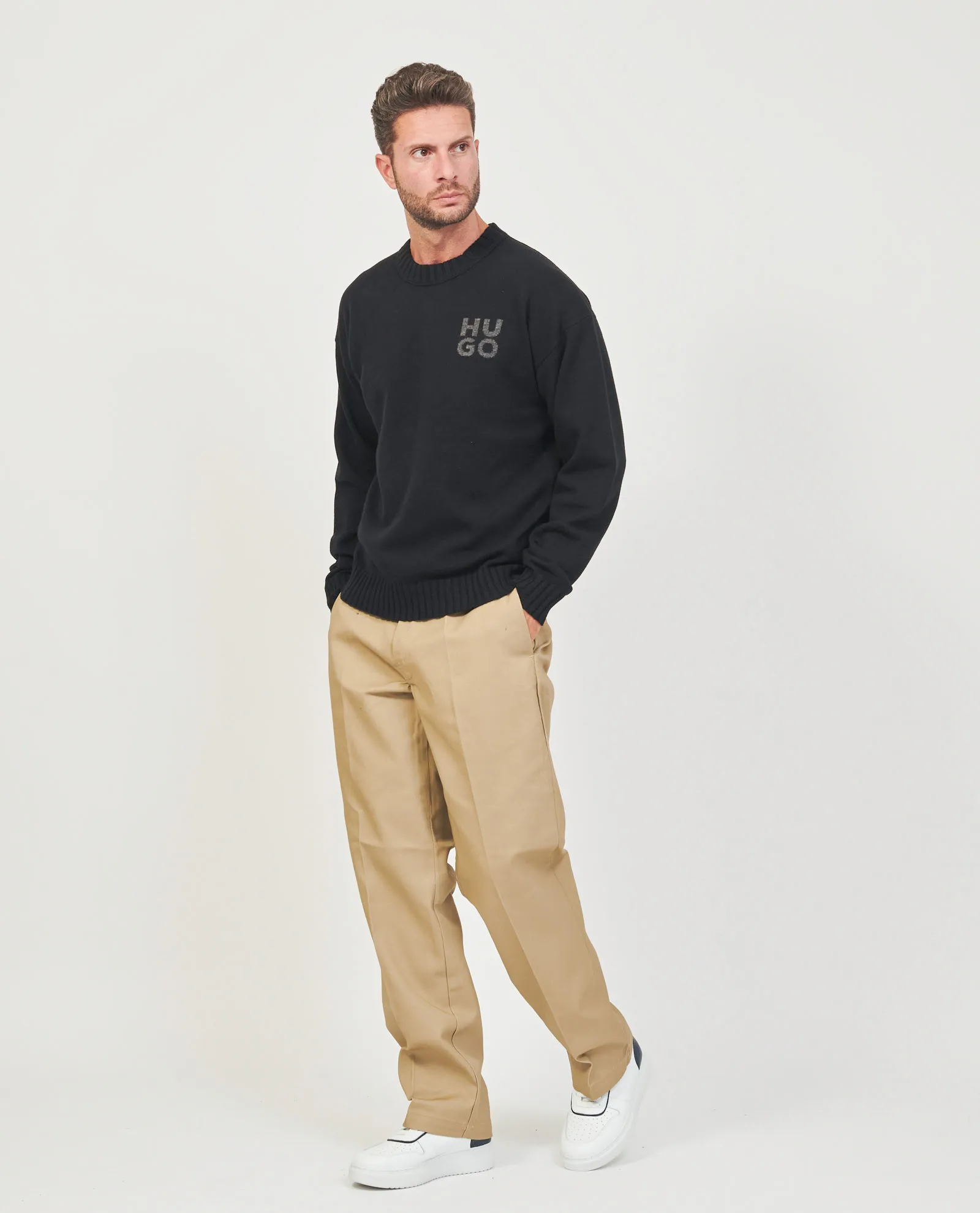 Maglione Hugo Boss in misto lana con logo scomposto