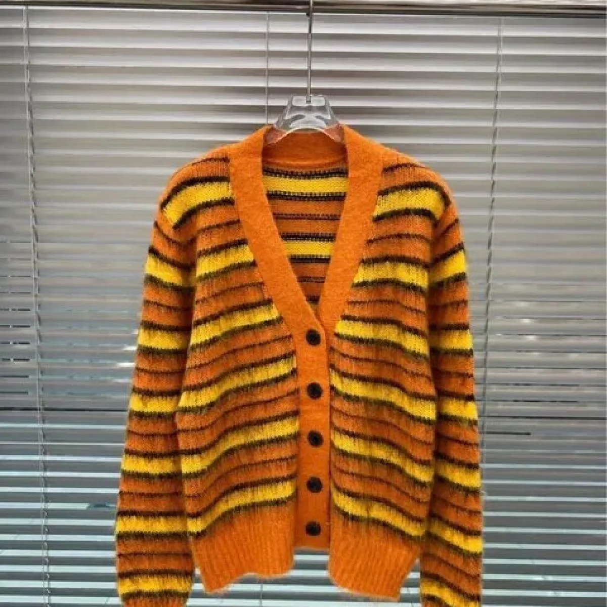 Maglione in mohair a righe Cappotto cardigan da donna Maglione maglione a maniche lunghe con scollo a V ampio