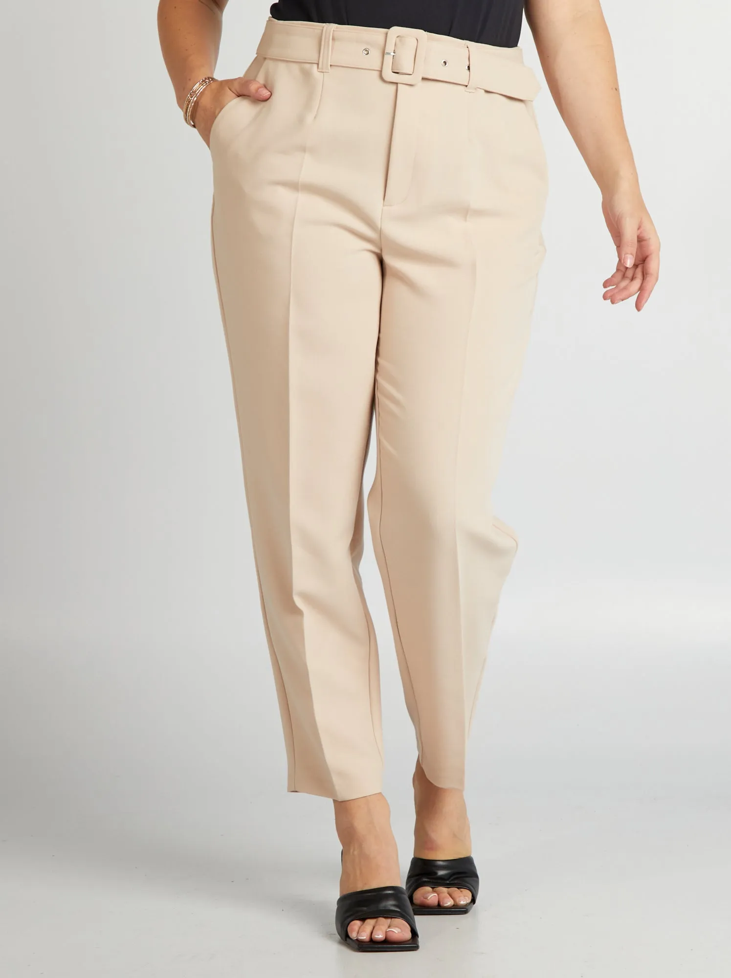 Pantaloni carrot fit - BEIGE