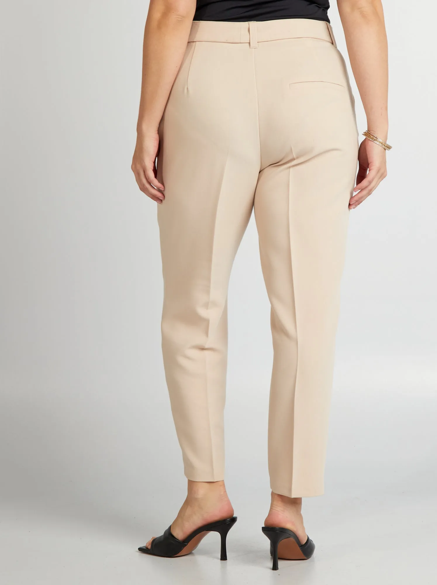 Pantaloni carrot fit - BEIGE