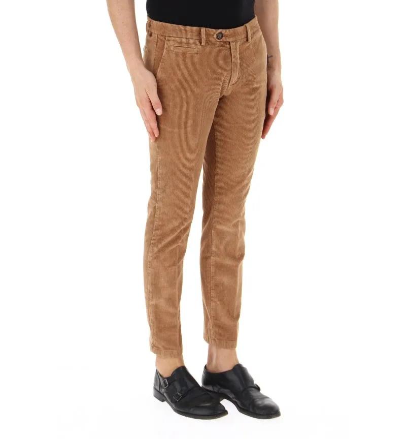 Pantaloni chino