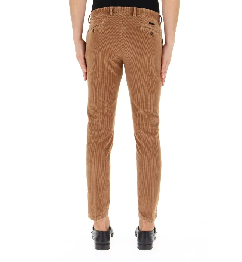 Pantaloni chino