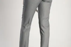 Pantaloni eleganti lunghi con gamba aderente, colore azzurro.