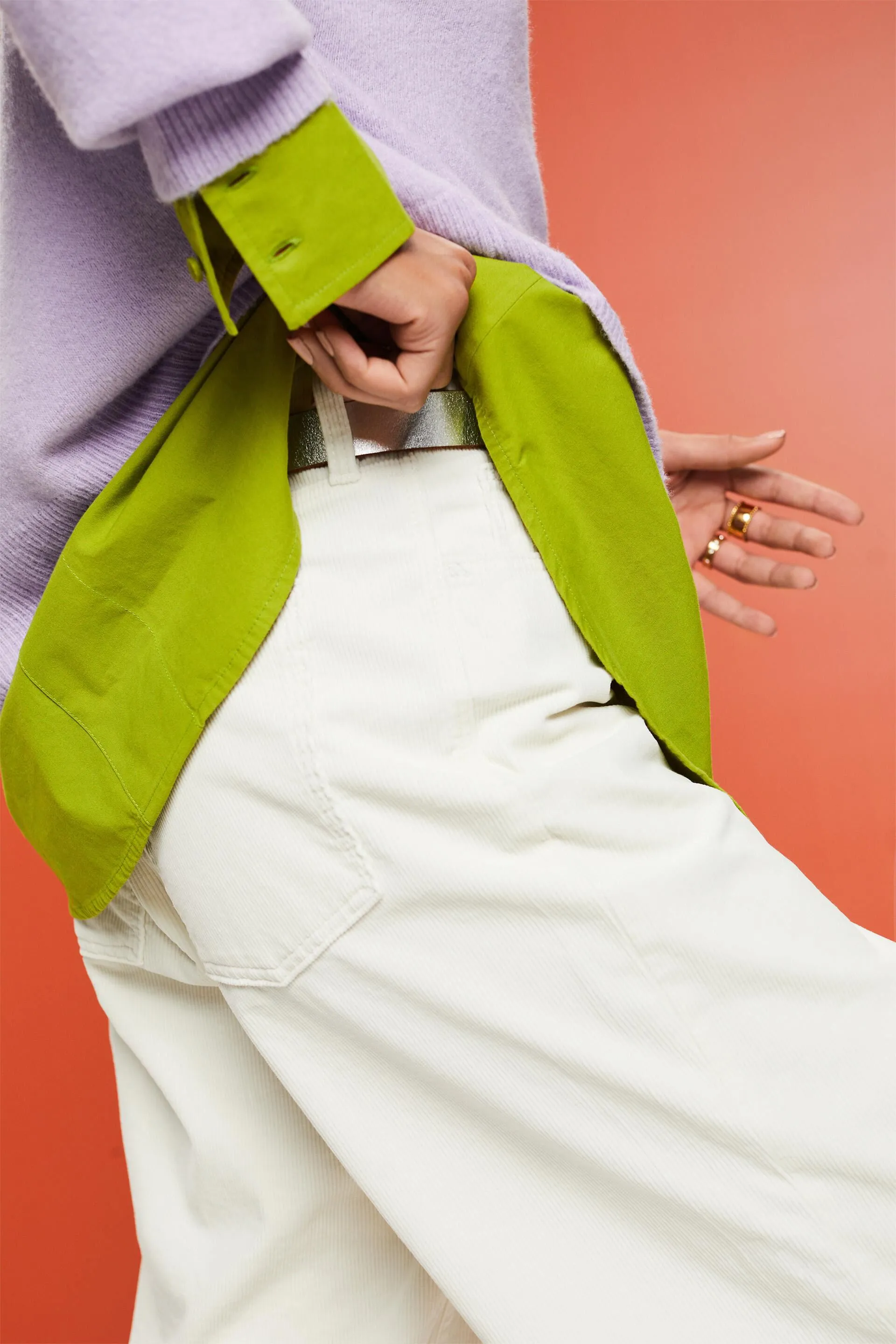 Pantaloni in velluto a vita alta con gamba larga