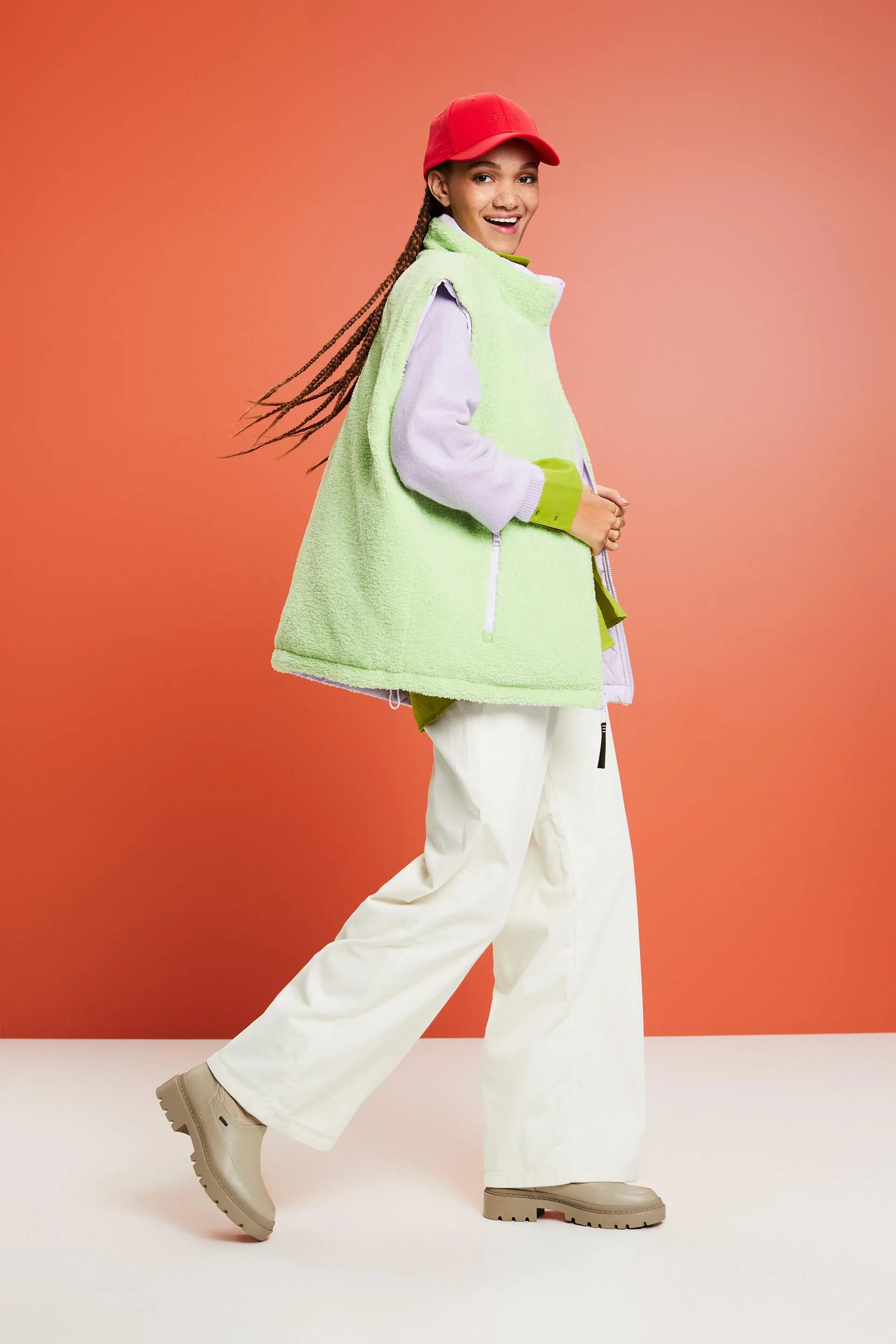 Pantaloni in velluto a vita alta con gamba larga