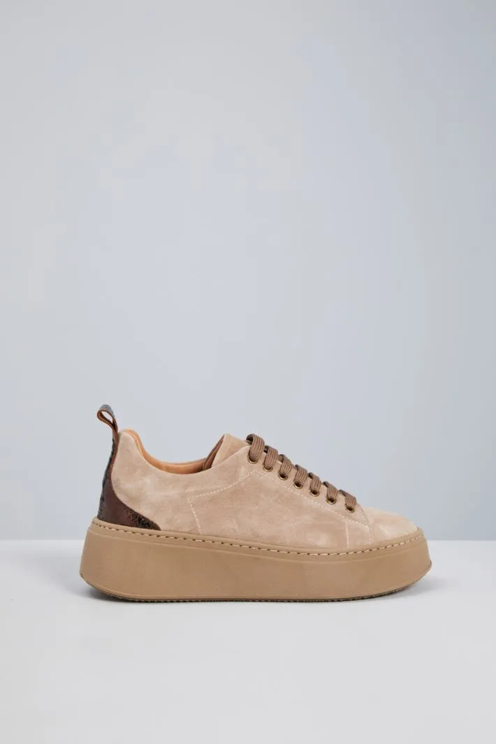 Sneakers platform scamosciate