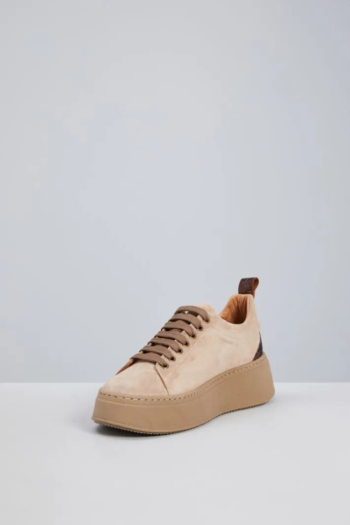 Sneakers platform scamosciate