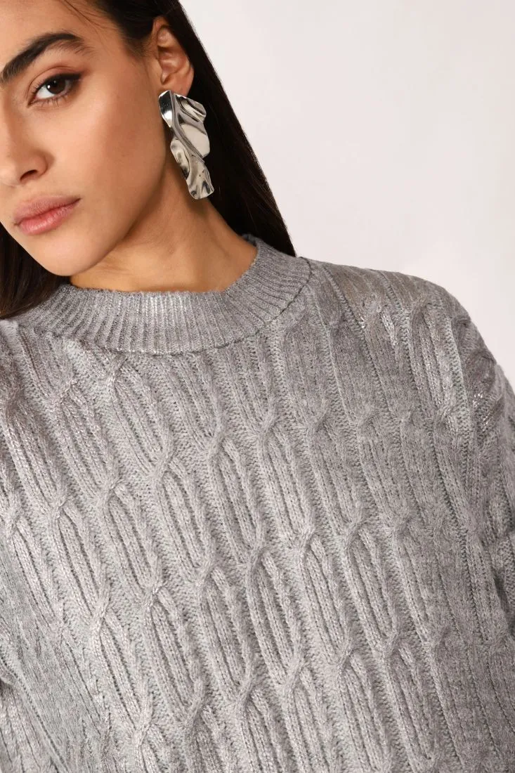  Solid-colour rib-knit pullover with round neck    