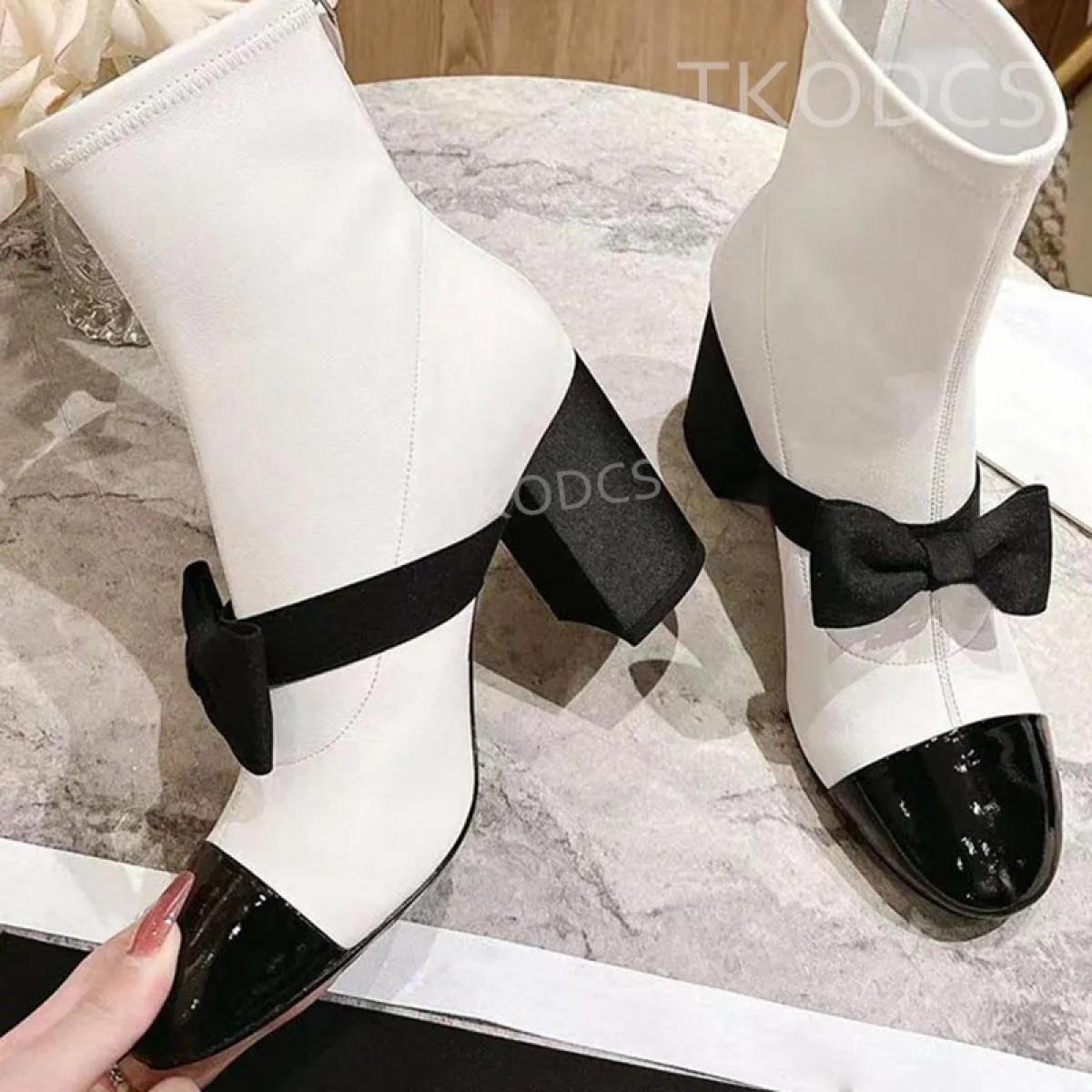 Stivali da donna di marca di lusso Stivaletti patchwork in vera pelle Stivaletti con nodo a farfalla e tacco grosso Stivaletti d