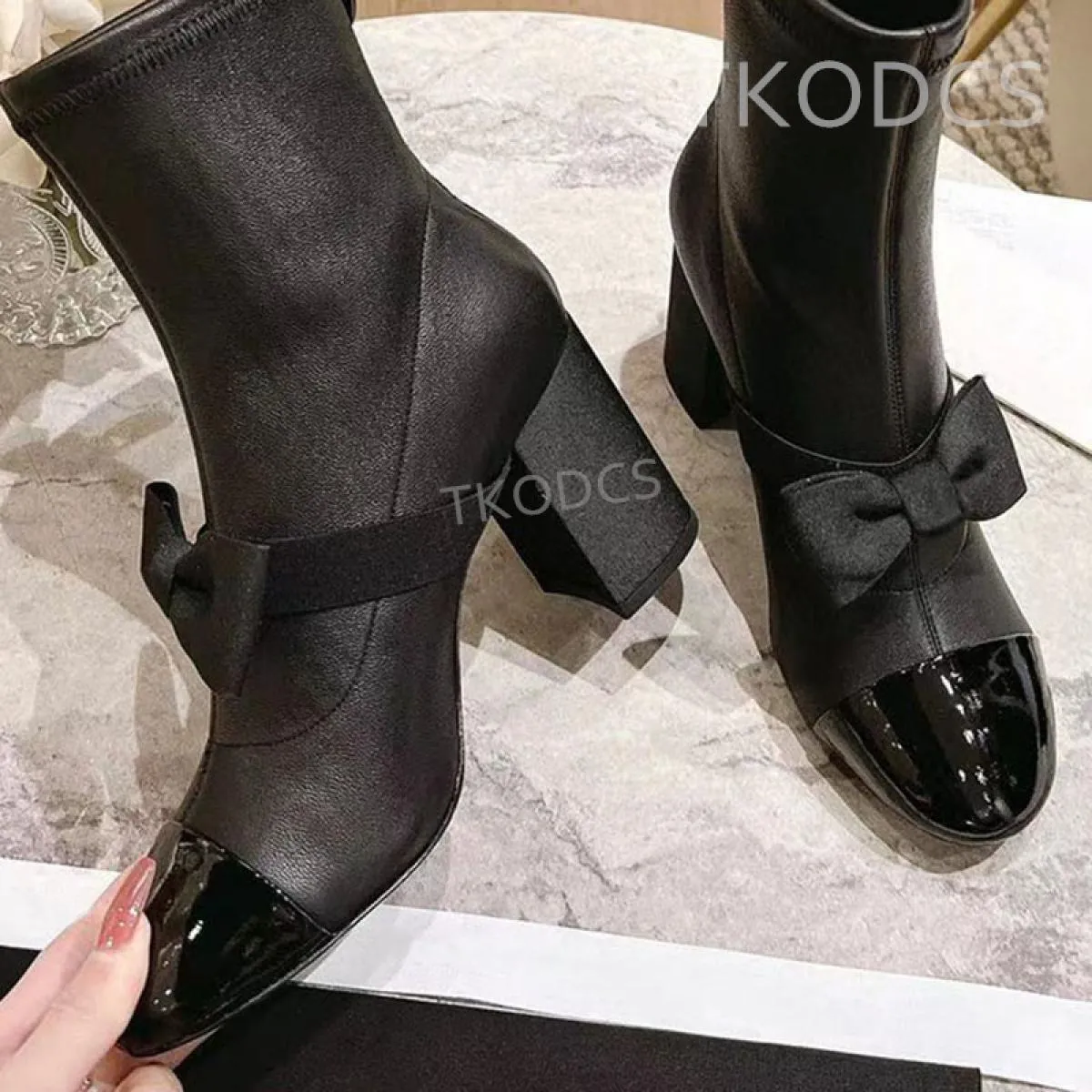 Stivali da donna di marca di lusso Stivaletti patchwork in vera pelle Stivaletti con nodo a farfalla e tacco grosso Stivaletti d