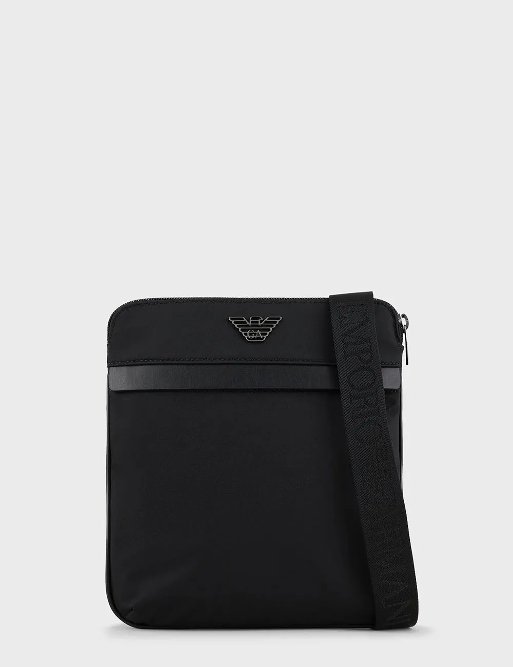 Tracolla piatta in nylon riciclato Nero
